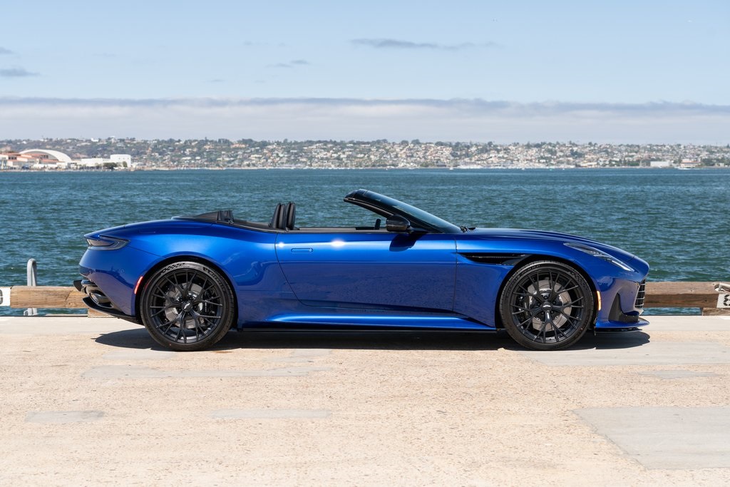 Aston Martin 2025 DB12 Volante