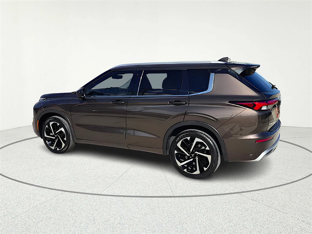 2024 Mitsubishi Outlander SEL Brown at Bravo Nissan