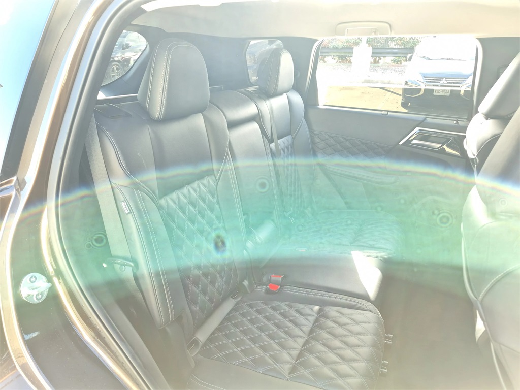 2024 Mitsubishi Outlander SEL Brown at Bravo Nissan