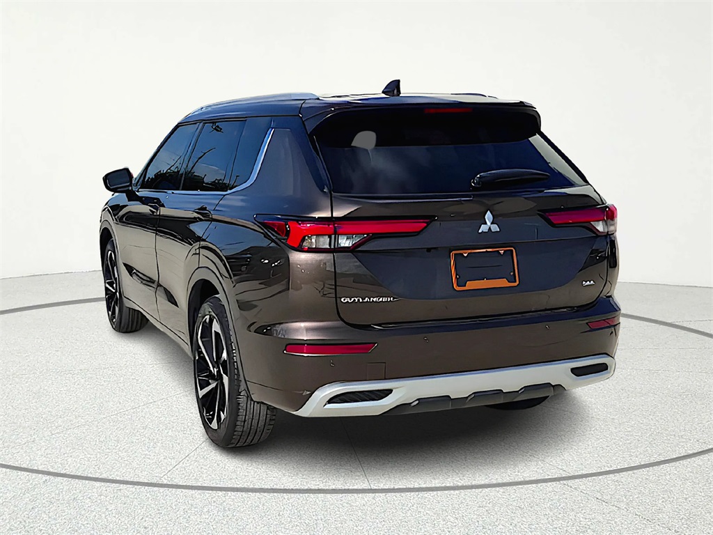 2024 Mitsubishi Outlander SEL Brown at Bravo Nissan