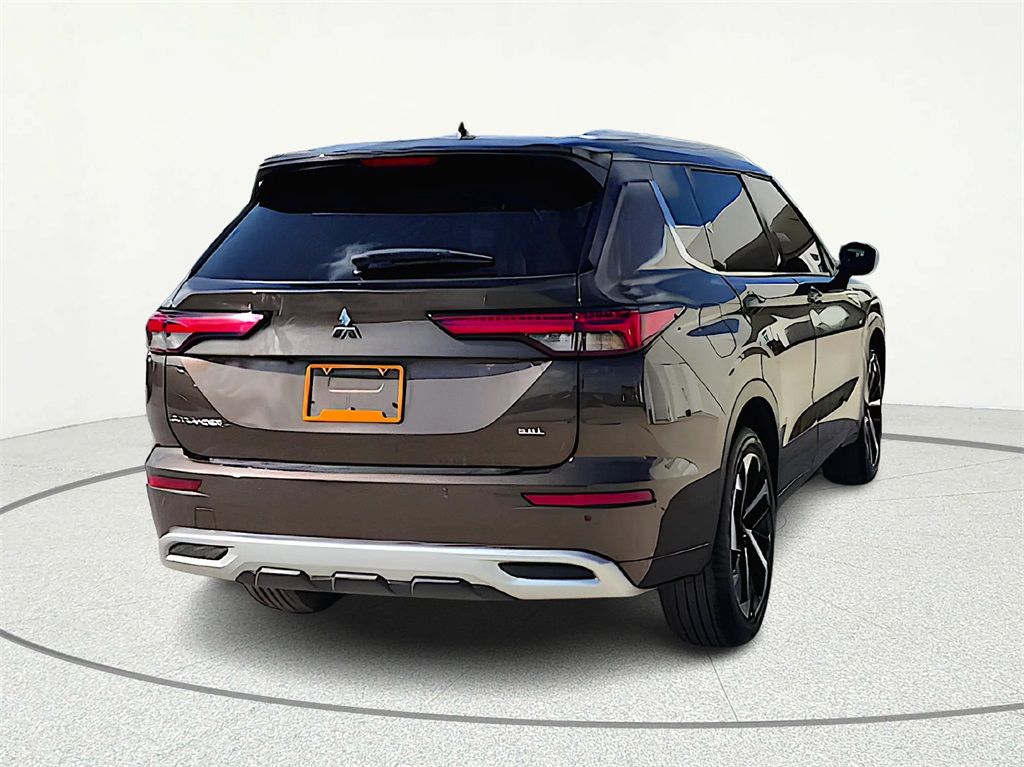 2024 Mitsubishi Outlander SEL Brown at Bravo Nissan