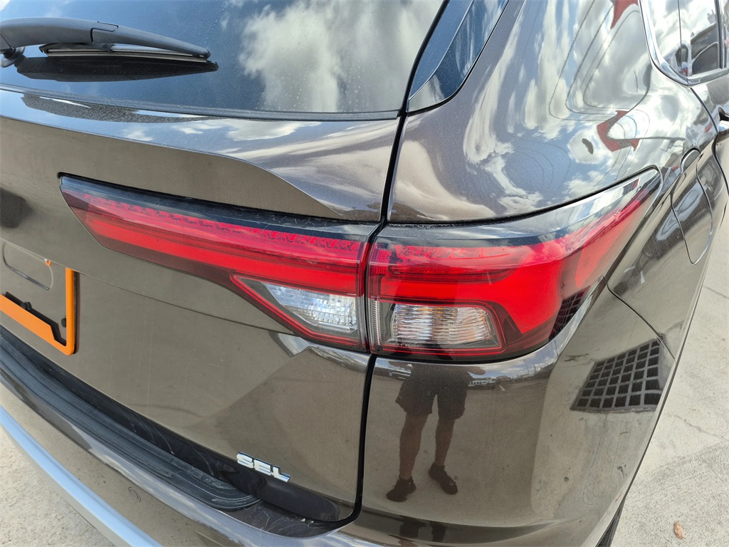 2024 Mitsubishi Outlander SEL Brown at Bravo Nissan