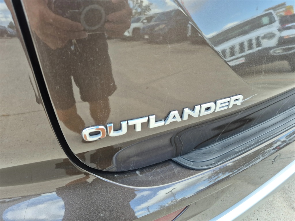 2024 Mitsubishi Outlander SEL Brown at Bravo Nissan
