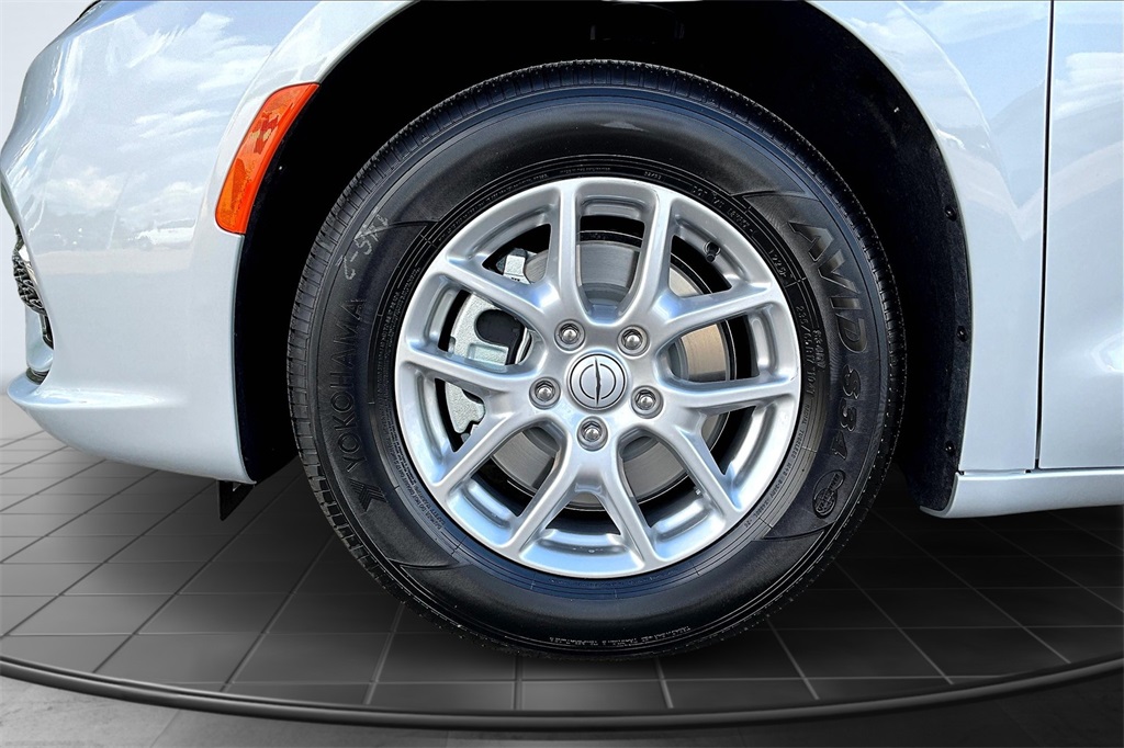 2026 Chrysler Pacifica Select - 10