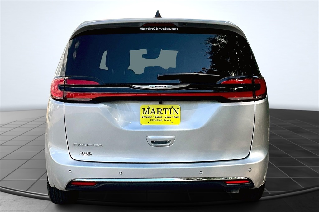 2026 Chrysler Pacifica Select - 3