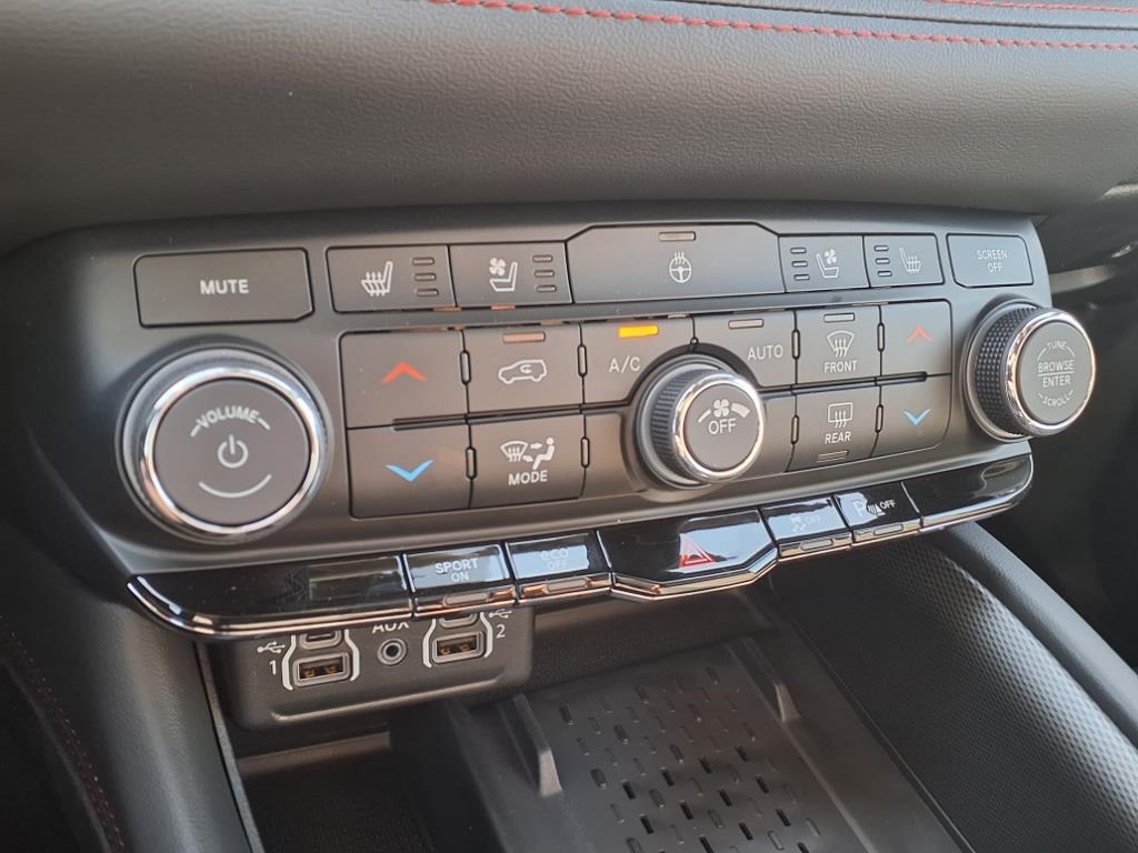 2025 Dodge Durango R/T Plus White at Victoria Chrysler Dodge Jeep Ram