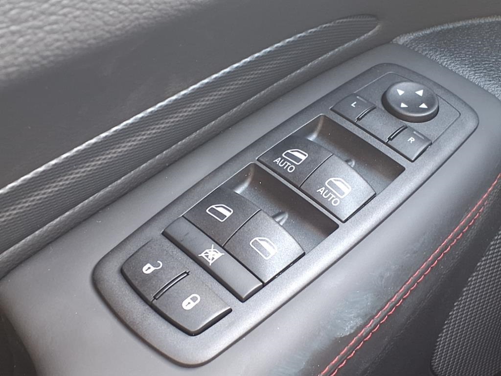 2025 Dodge Durango R/T Plus White at Victoria Chrysler Dodge Jeep Ram