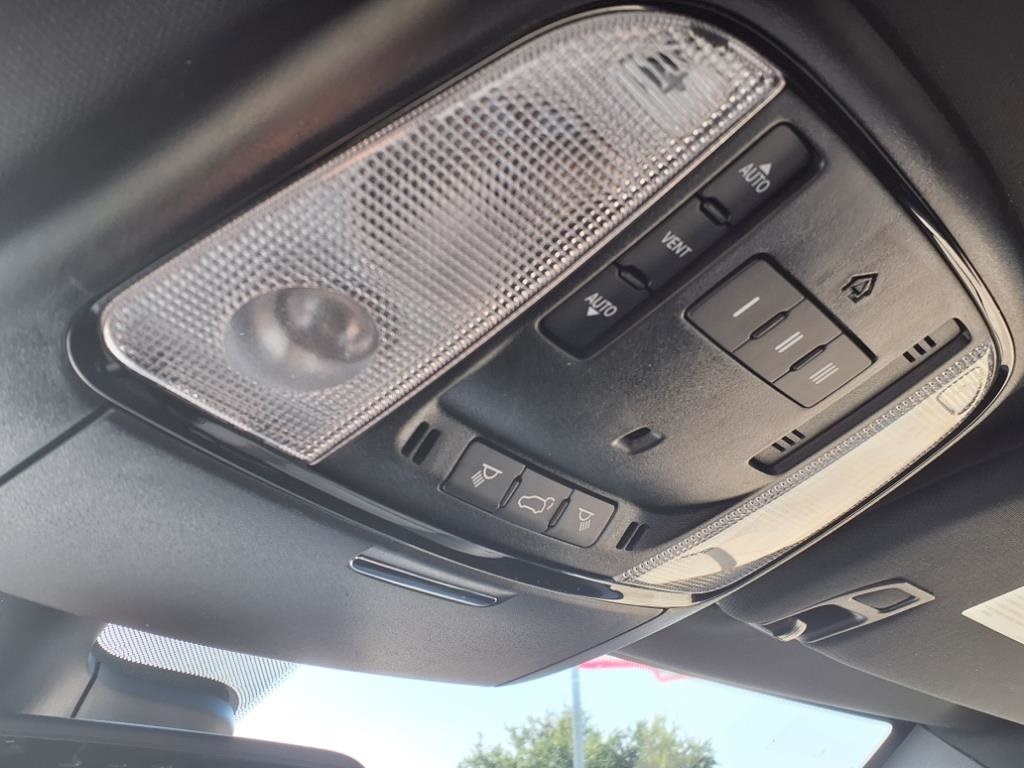 2025 Dodge Durango R/T Plus White at Victoria Chrysler Dodge Jeep Ram