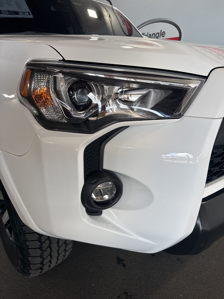 Thumbnail: 2022 Toyota 4Runner - 12