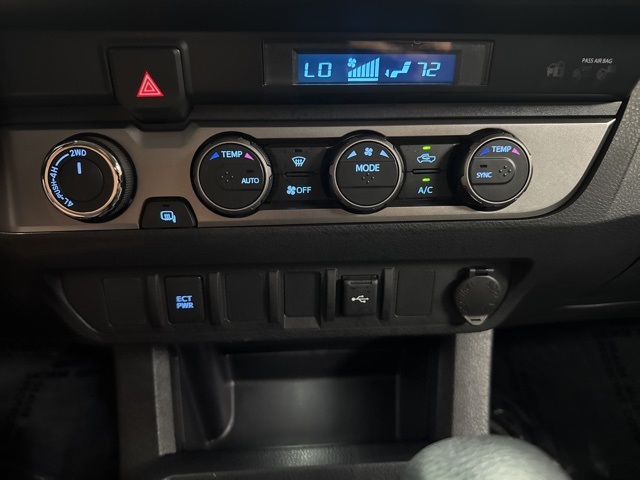 2022 Toyota Tacoma SR photo 13