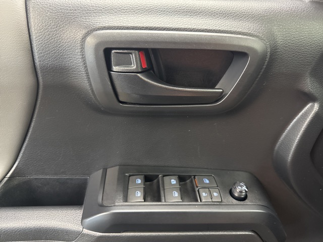 2022 Toyota Tacoma SR photo 18