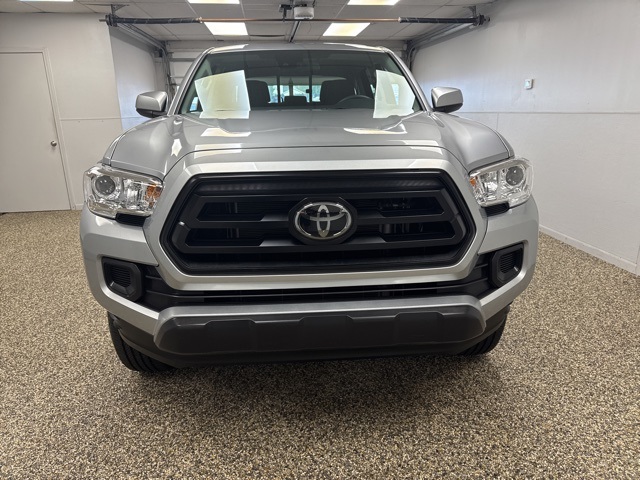 2022 Toyota Tacoma SR photo 2