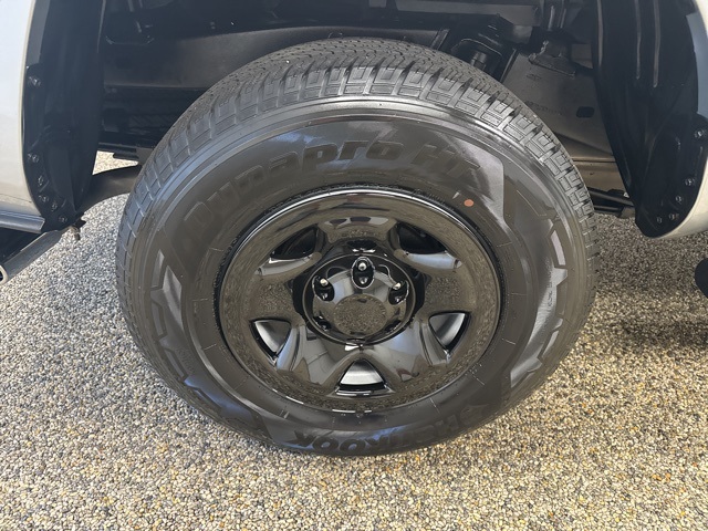 2022 Toyota Tacoma SR photo 24