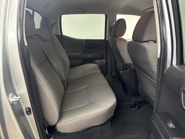 2022 Toyota Tacoma SR photo 9
