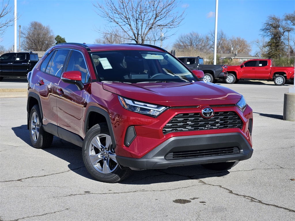 2025 Toyota RAV4 Hybrid XLE AWD