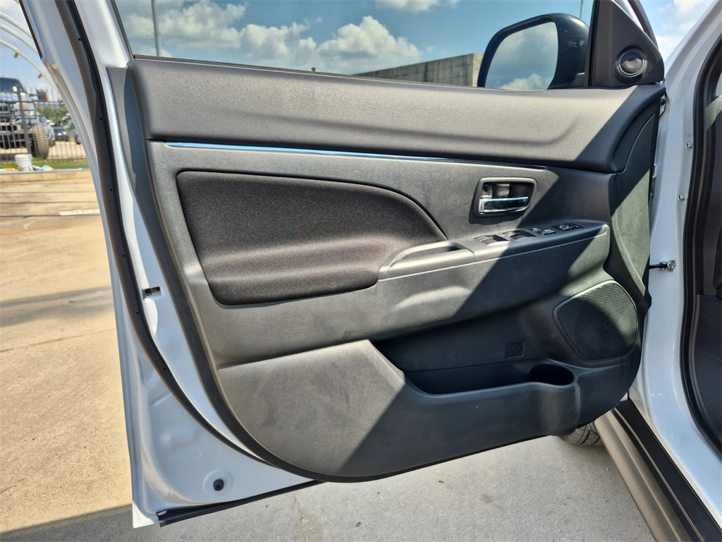 2025 Mitsubishi Outlander Sport 2.0 ES White at North Houston Mitsubishi