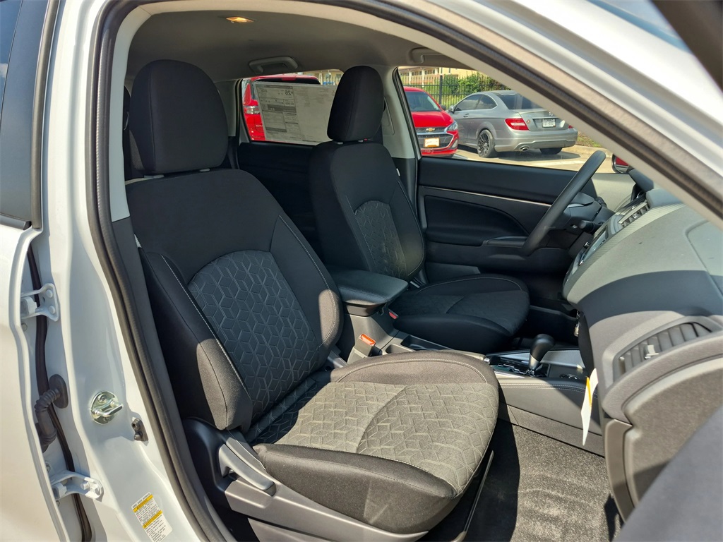 2025 Mitsubishi Outlander Sport 2.0 ES White at North Houston Mitsubishi
