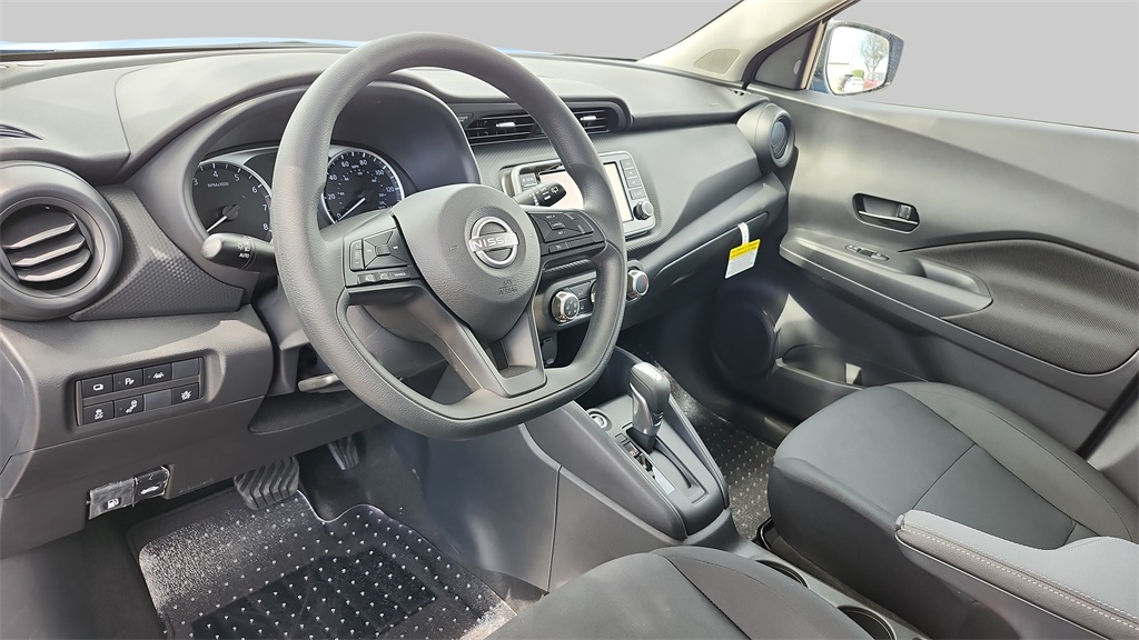 2025 Nissan Kicks Play