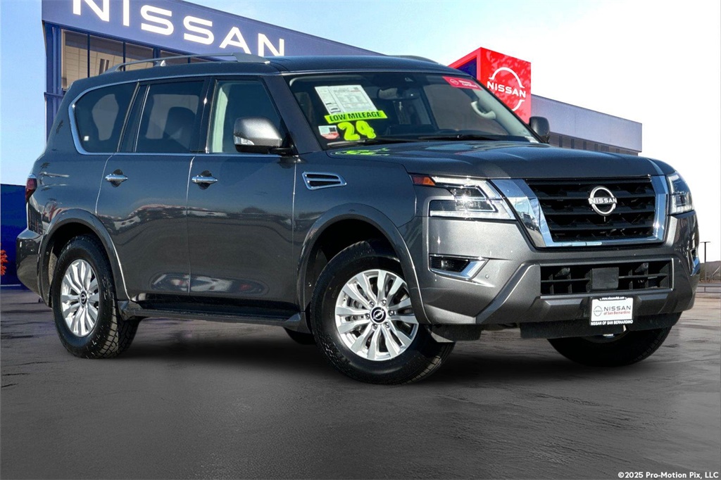 2024 Nissan Armada SV's photo