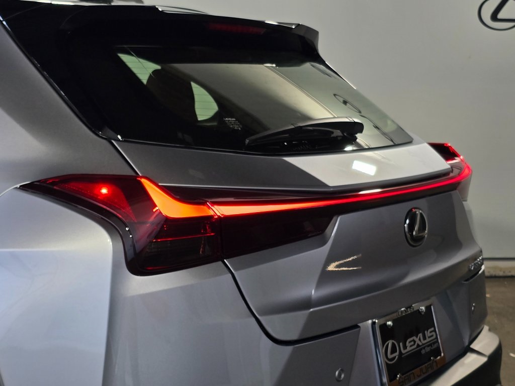 Thumbnail: 2025 Lexus UX - 10