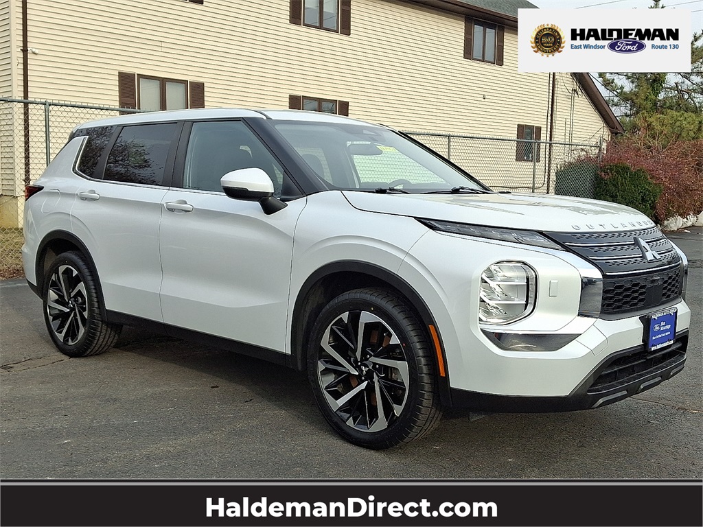 2022 Mitsubishi Outlander ES S-AWC