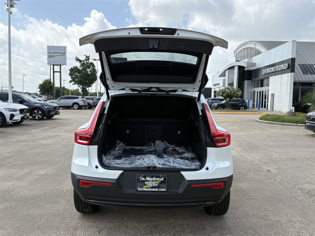 2026 Volvo XC40 B4 FWD Plus White at Ultimate Motorsports