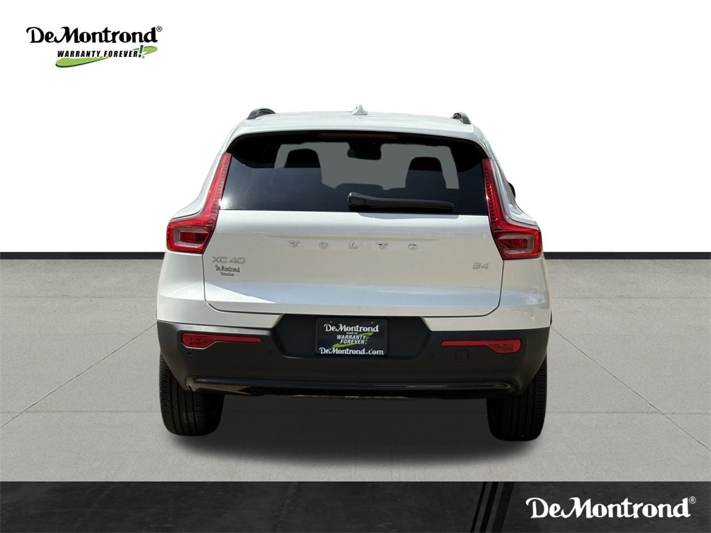 2026 Volvo XC40 B4 FWD Plus White at Ultimate Motorsports