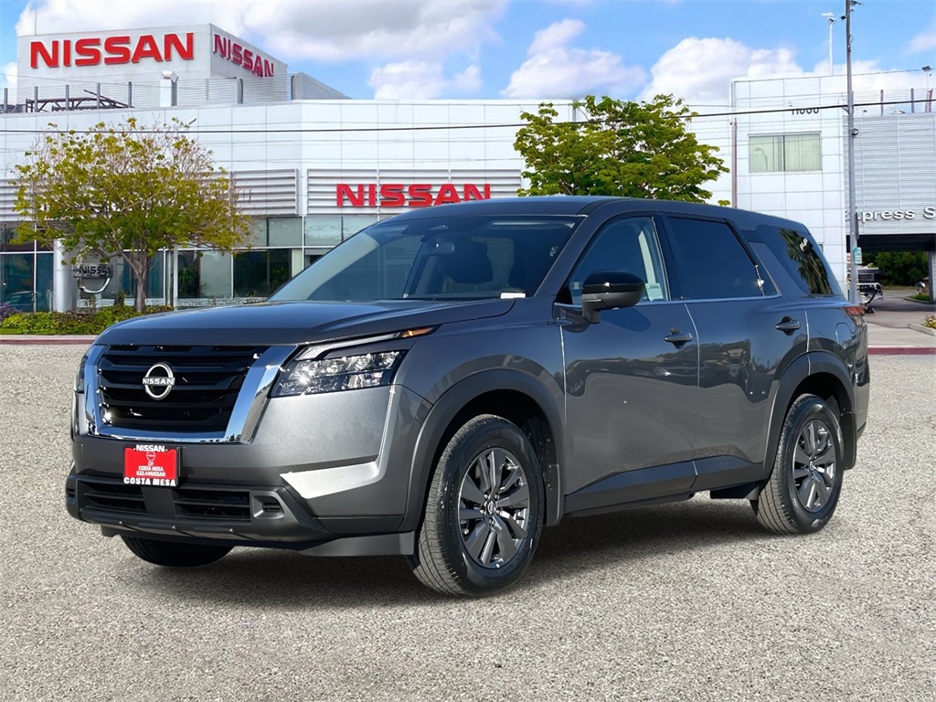 2025 Nissan Pathfinder S