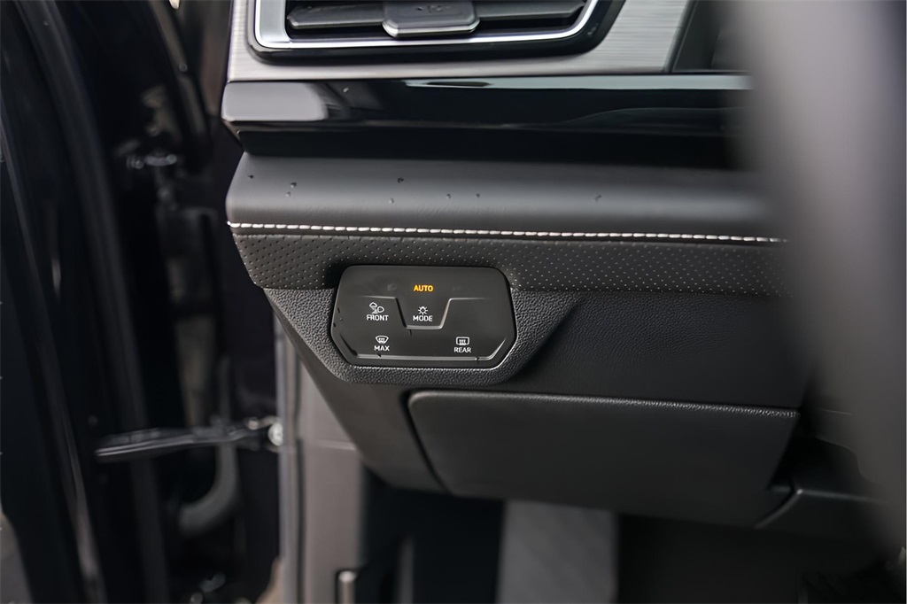 Used Car 2024 Volkswagen Atlas Cross Sport  2.0t Se W/technology For Sale Under $35,000 In Austin, Texas