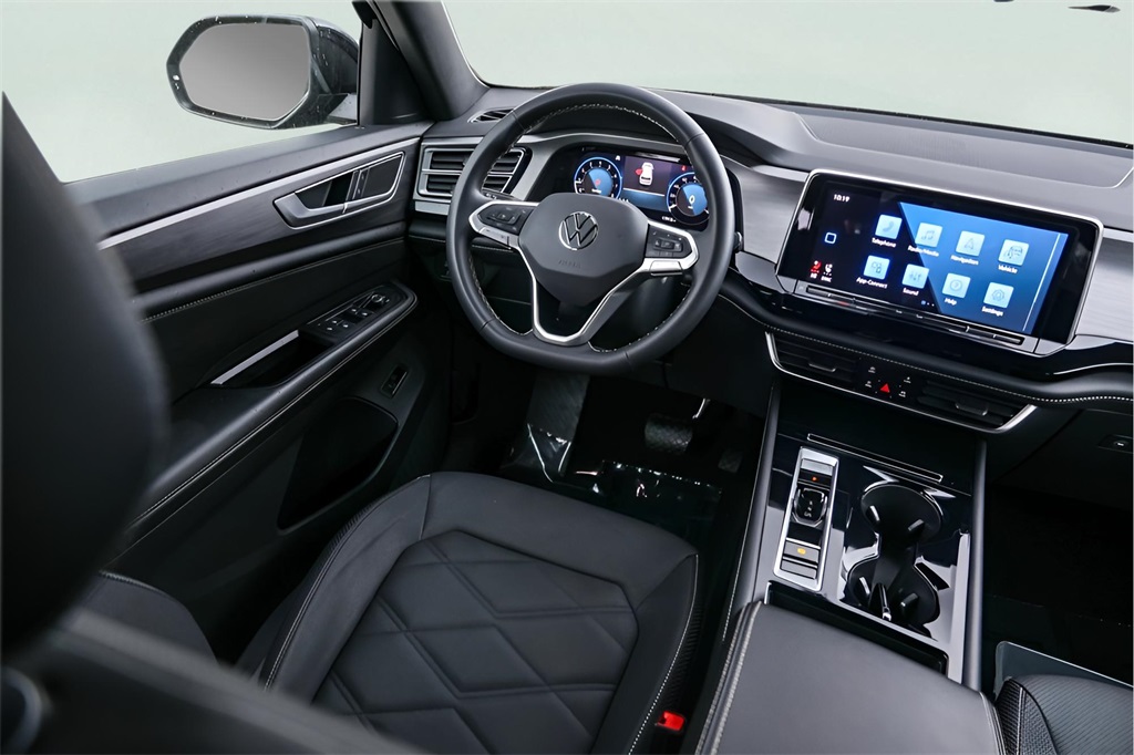 Used Car 2024 Volkswagen Atlas Cross Sport  2.0t Se W/technology For Sale Under $35,000 In Austin, Texas