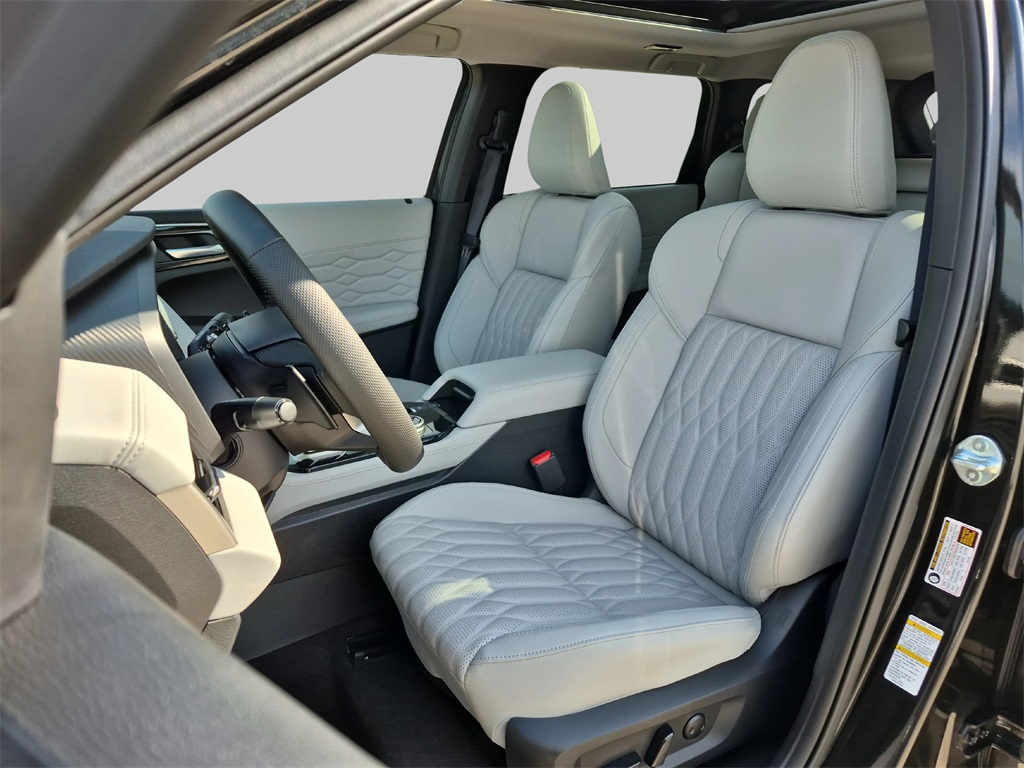 2025 Mitsubishi Outlander SEL Black at Mac Haik CDJR North Houston