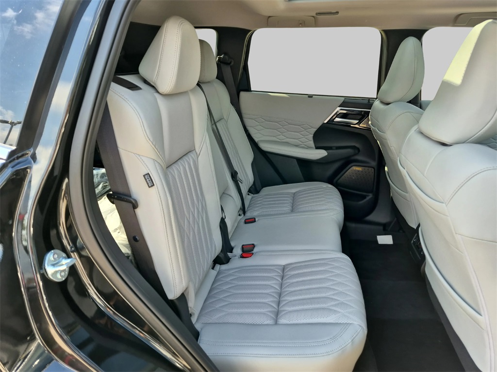 2025 Mitsubishi Outlander SEL Black at Mac Haik CDJR North Houston