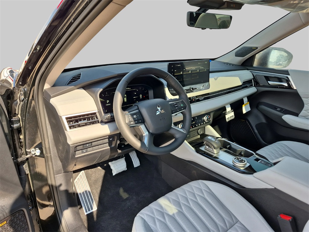 2025 Mitsubishi Outlander SEL Black at Mac Haik CDJR North Houston