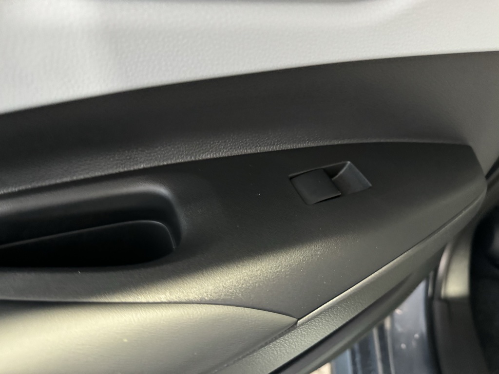 Thumbnail: 2025 Toyota Corolla - 26