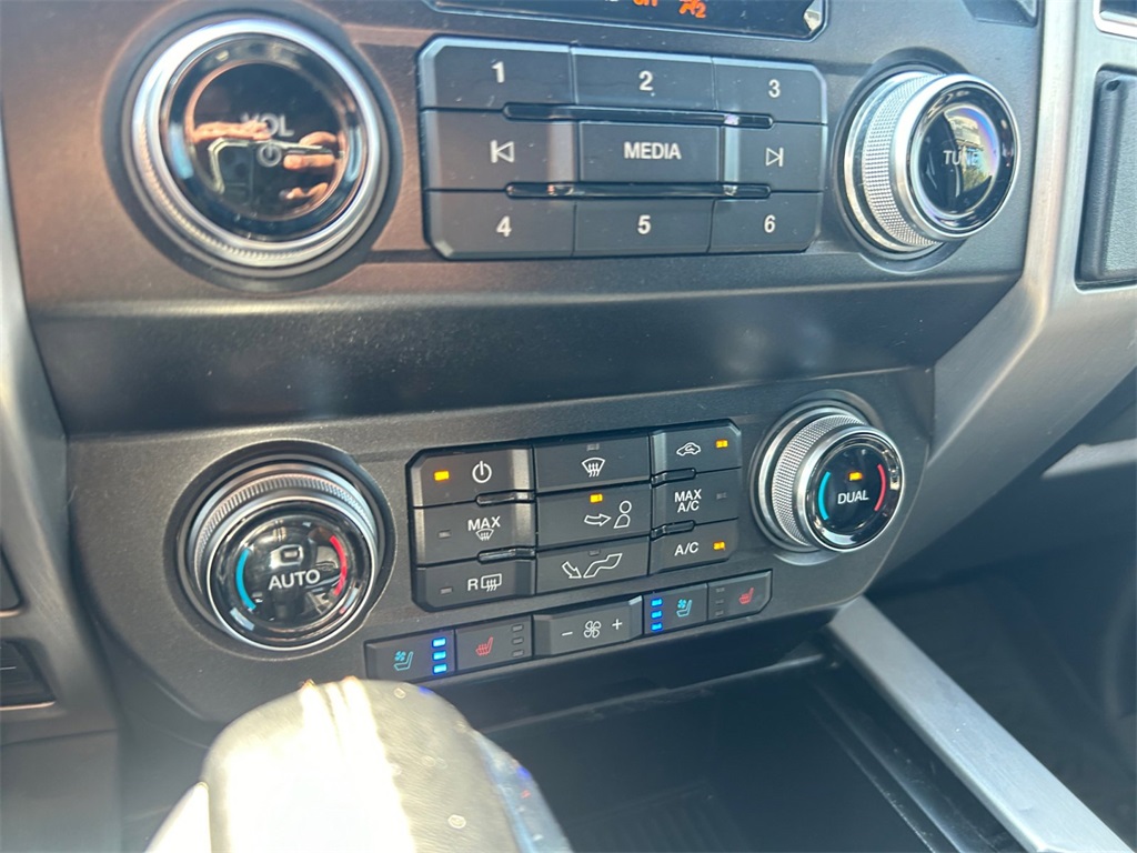 Used Car 2019 Ford F-150  Platinum For Sale Under $40,000 In Floresville, Texas