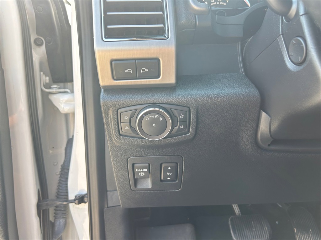 Used Car 2019 Ford F-150  Platinum For Sale Under $40,000 In Floresville, Texas