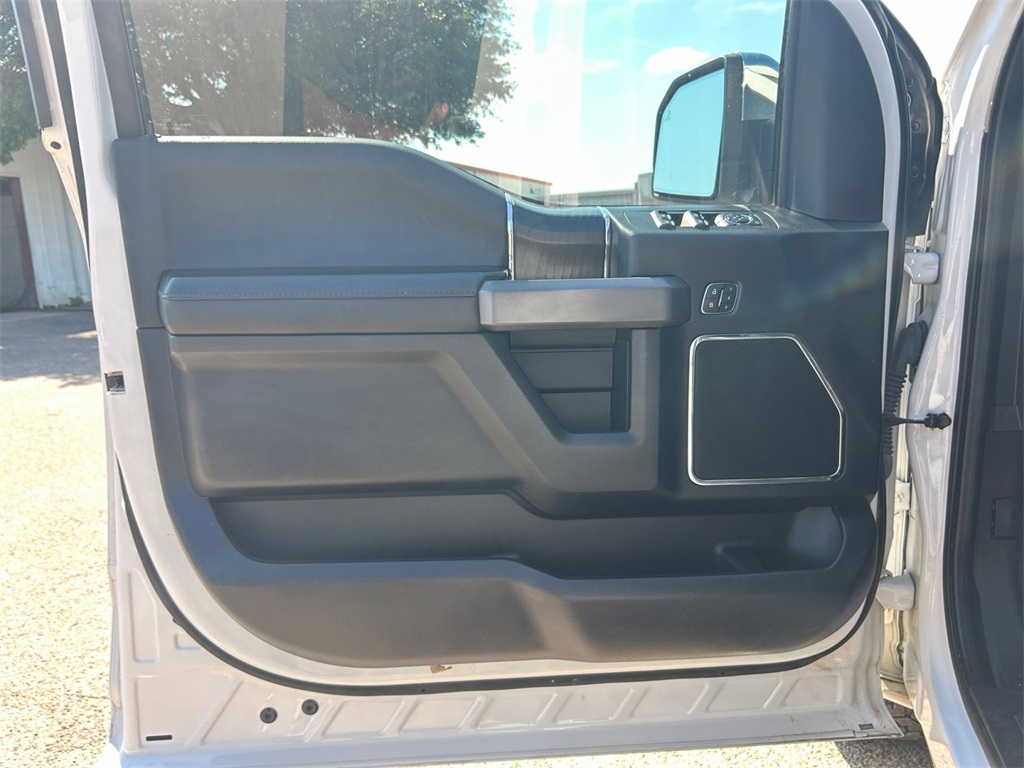 Used Car 2019 Ford F-150  Platinum For Sale Under $40,000 In Floresville, Texas