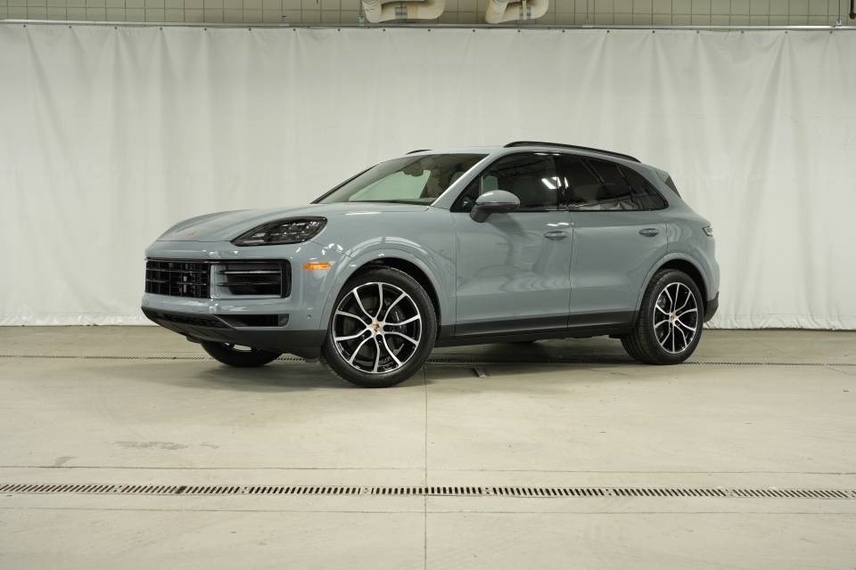 2025 Porsche Cayenne AWD