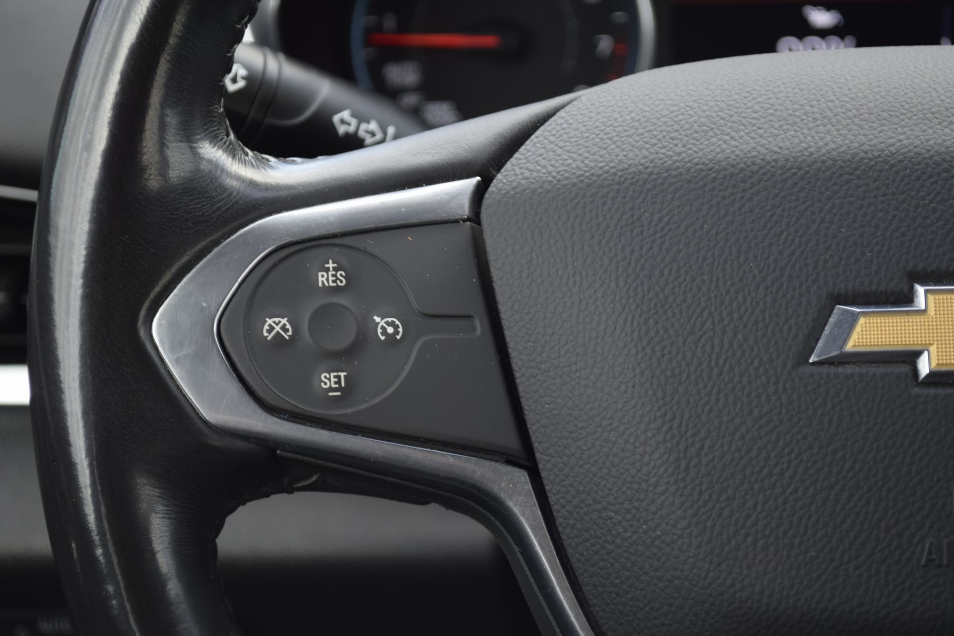 2021 Chevrolet Traverse LT White at AutoSavvy Houston Southwest