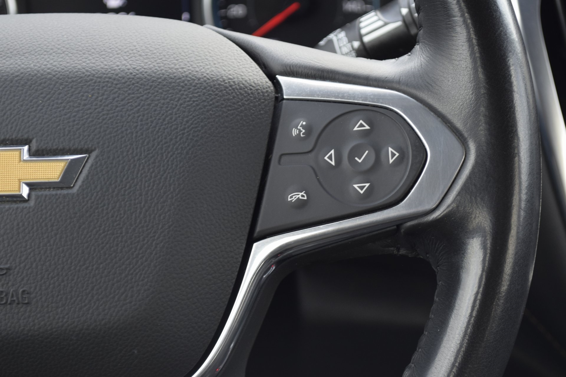 2021 Chevrolet Traverse LT White at AutoSavvy Houston Southwest