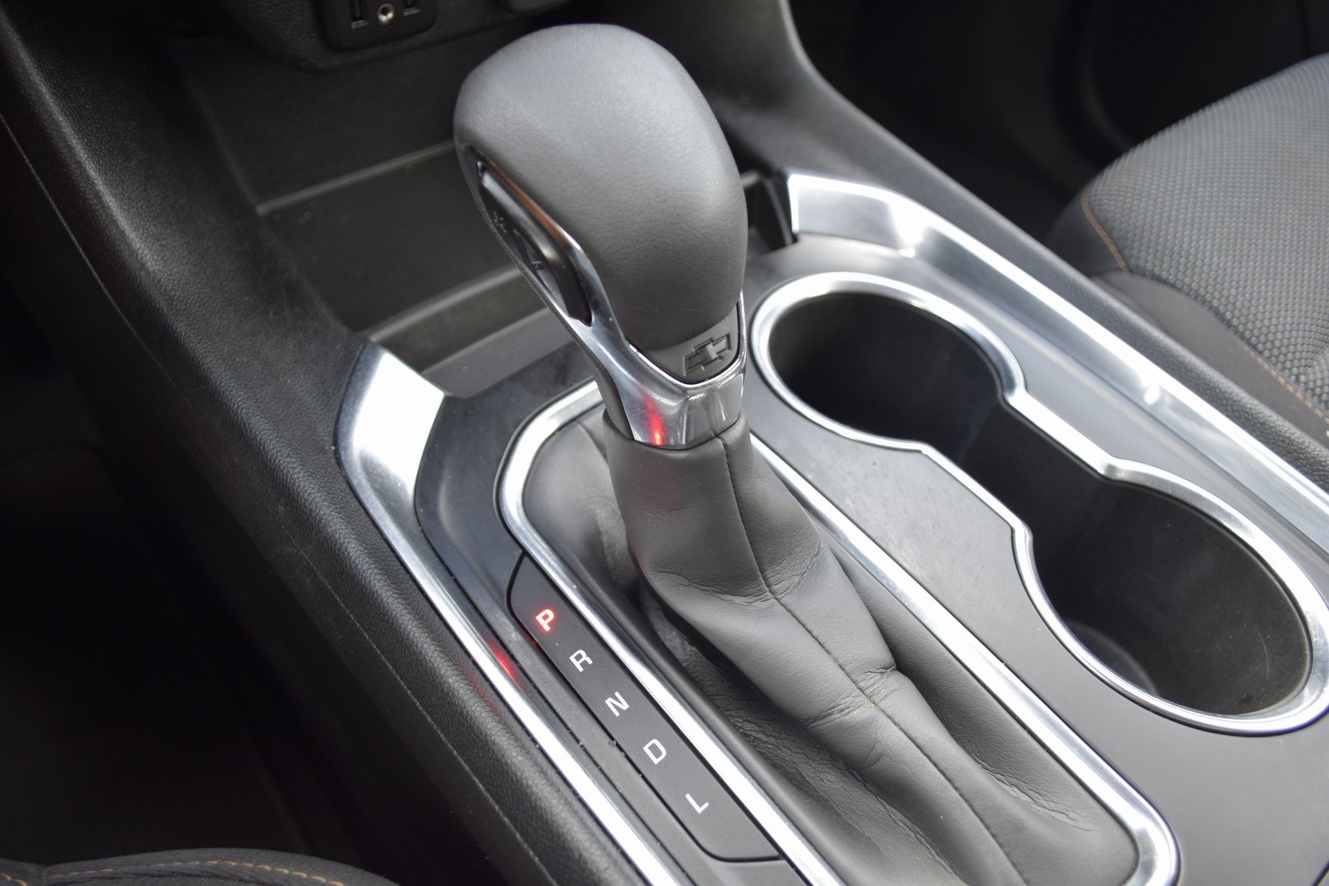 2021 Chevrolet Traverse LT White at AutoSavvy Houston Southwest