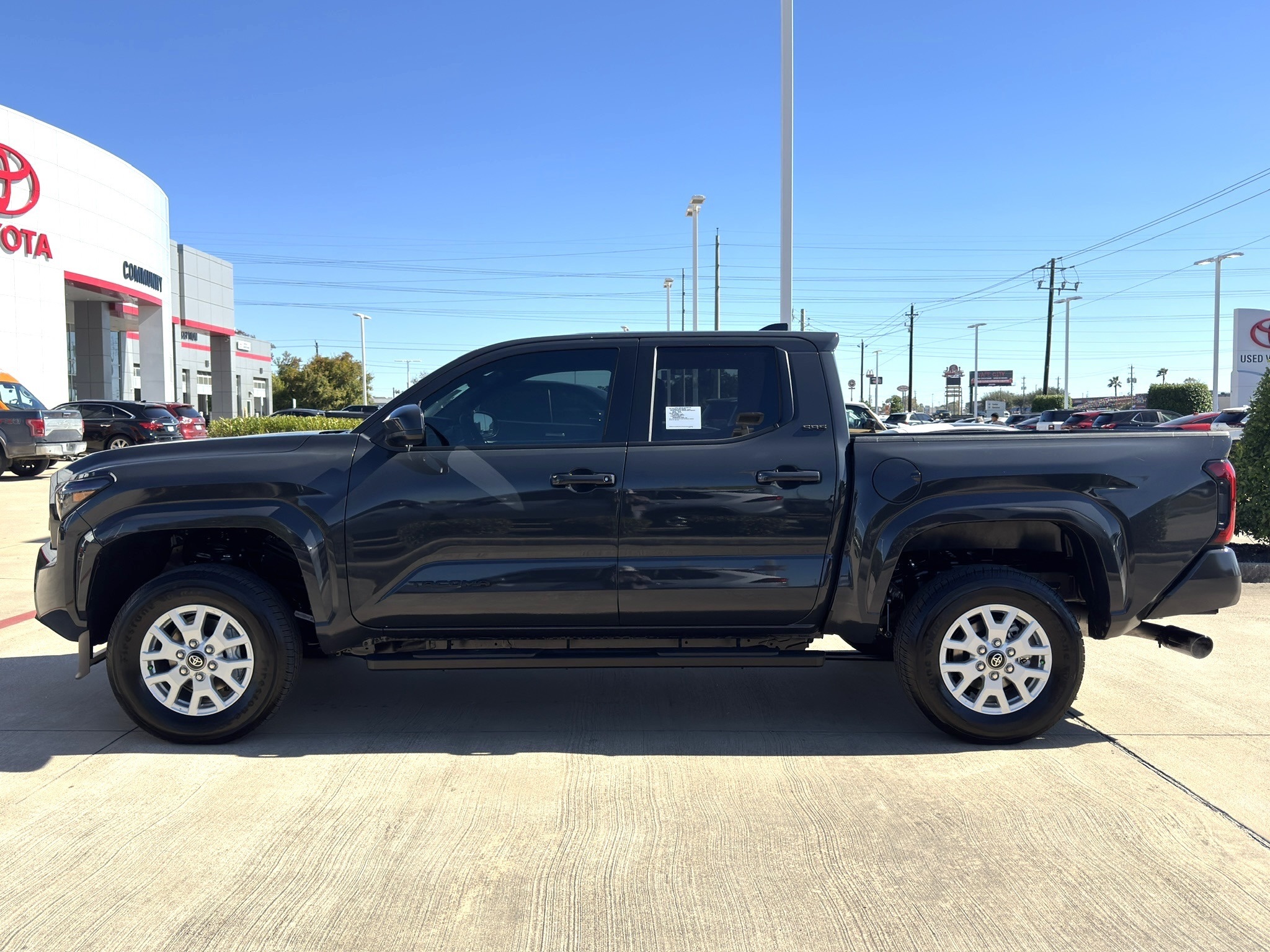 2025 Toyota Tacoma SR5 - 9