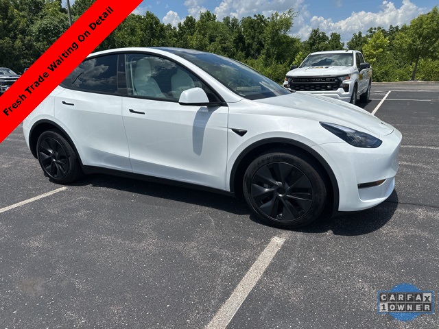 Used 2024 Tesla Model Y Long Range with VIN 7SAYGDEE9RF122934 for sale in Fenton, MO