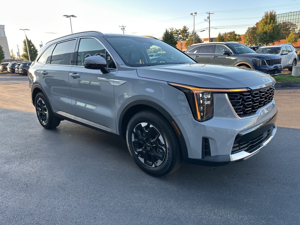 2026 Kia Sorento S photo 3