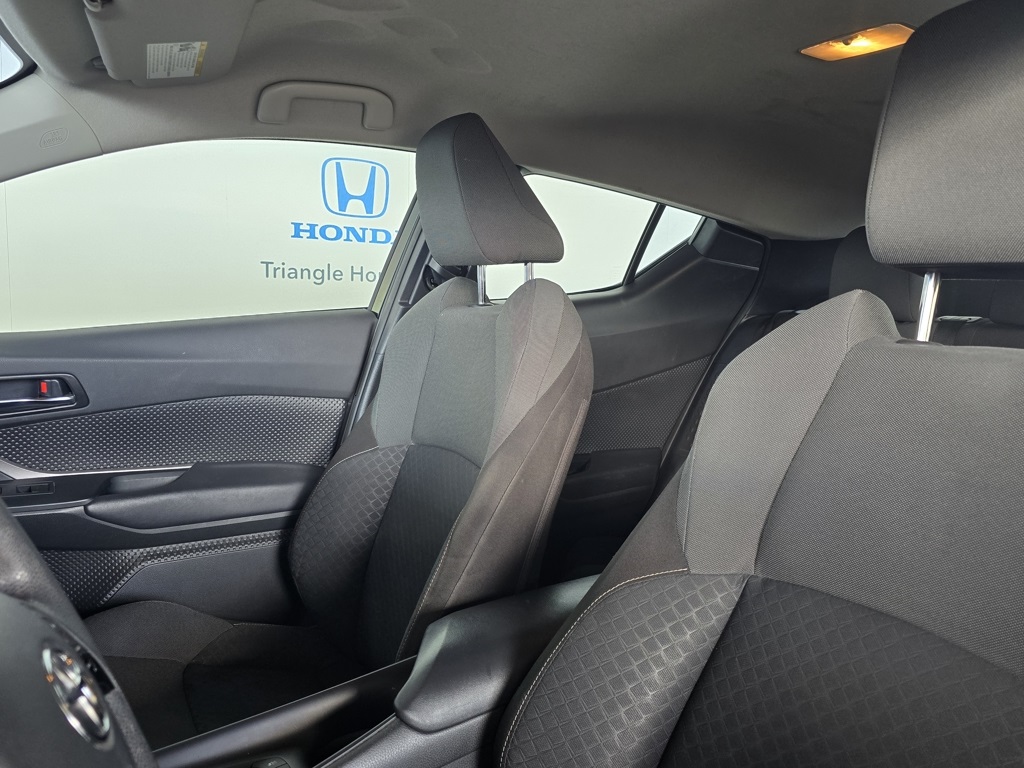 Thumbnail: 2022 Toyota C-HR - 10