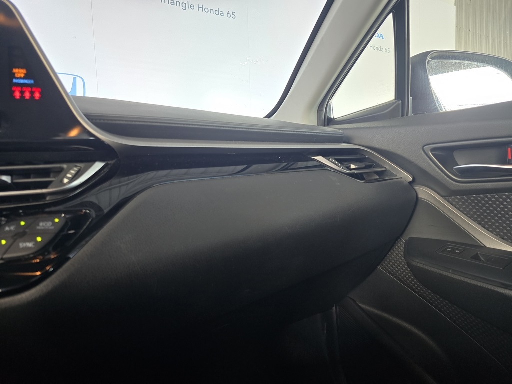 Thumbnail: 2022 Toyota C-HR - 22