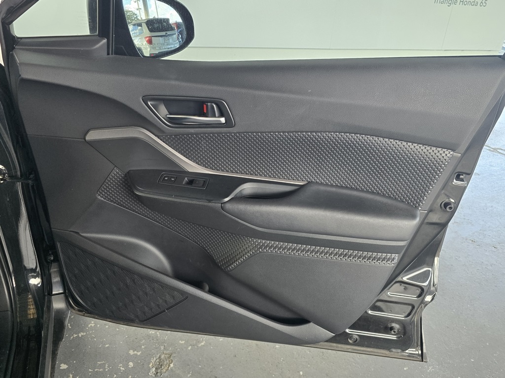 Thumbnail: 2022 Toyota C-HR - 23