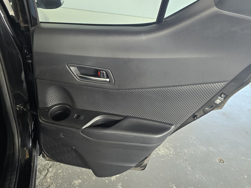 Thumbnail: 2022 Toyota C-HR - 26