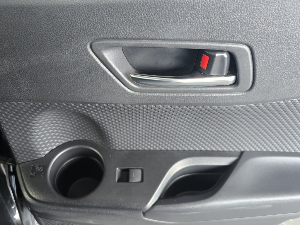 Thumbnail: 2022 Toyota C-HR - 27