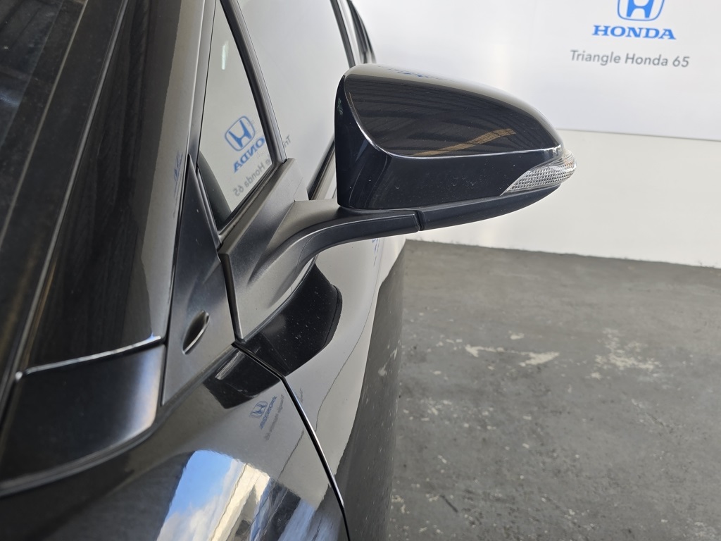 Thumbnail: 2022 Toyota C-HR - 32